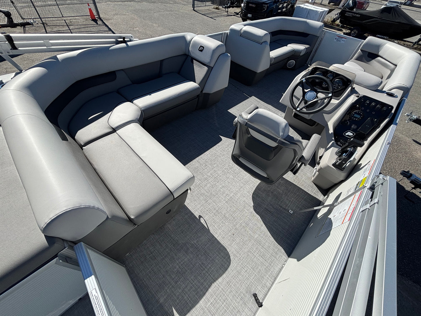 For Sale! “Used” 2025 Vectra 21L Tri-Toon w/115 CT Pro XS & Tandem Trailer!