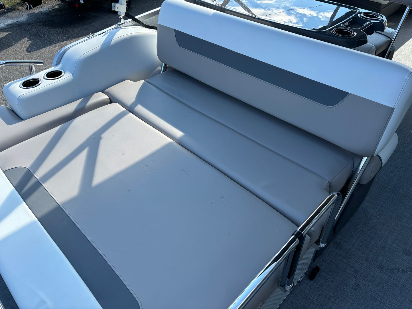 For Sale! “Used” 2024 Princecraft Vectra 21 RL Pontoon w/90HP CT & Full Enclosure! “Trailer Included!”