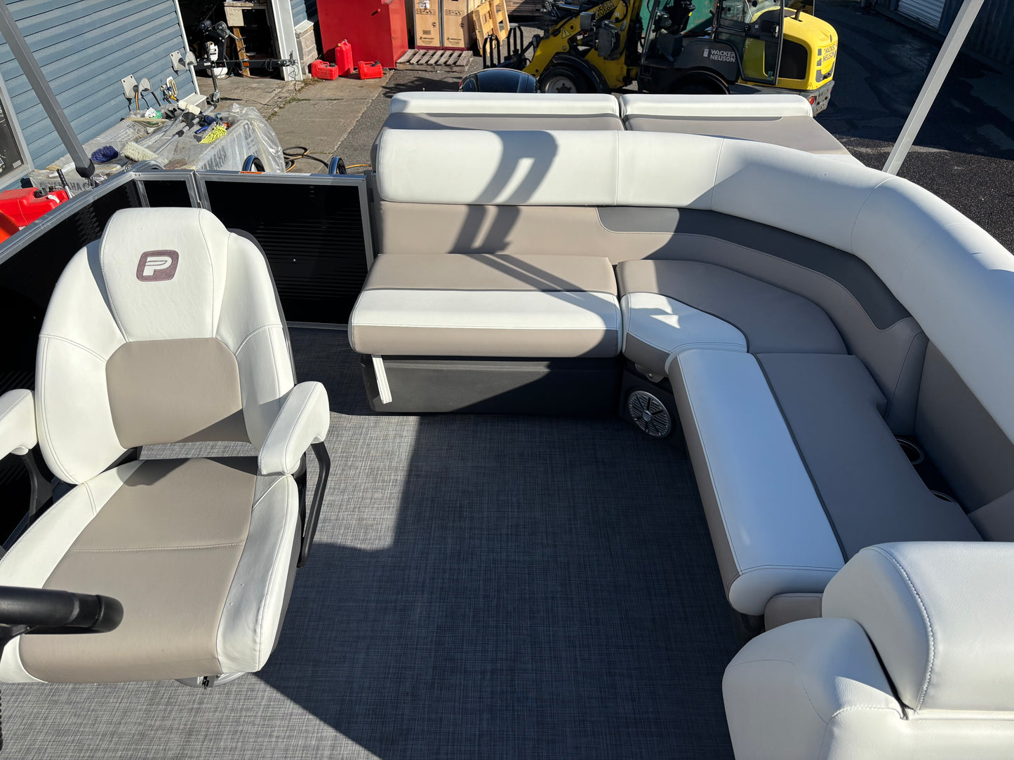 For Sale! “Used” 2024 Vectra 21L Tri-Toon w/115 CT Pro XS