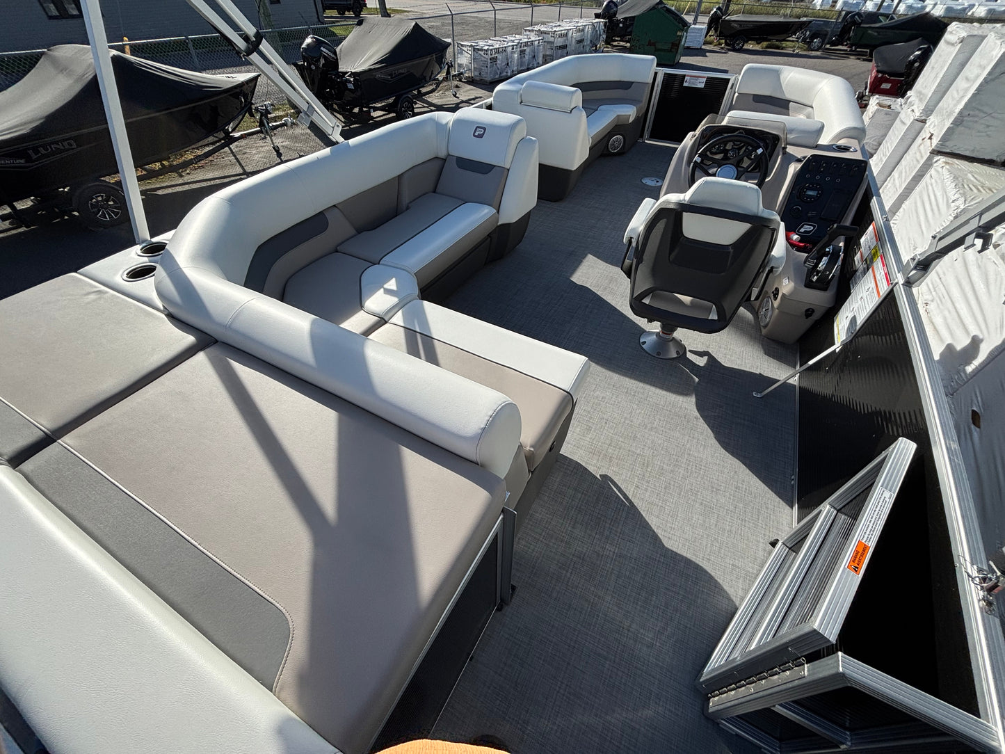 For Sale! “Used” 2024 Vectra 21L Tri-Toon w/115 CT Pro XS