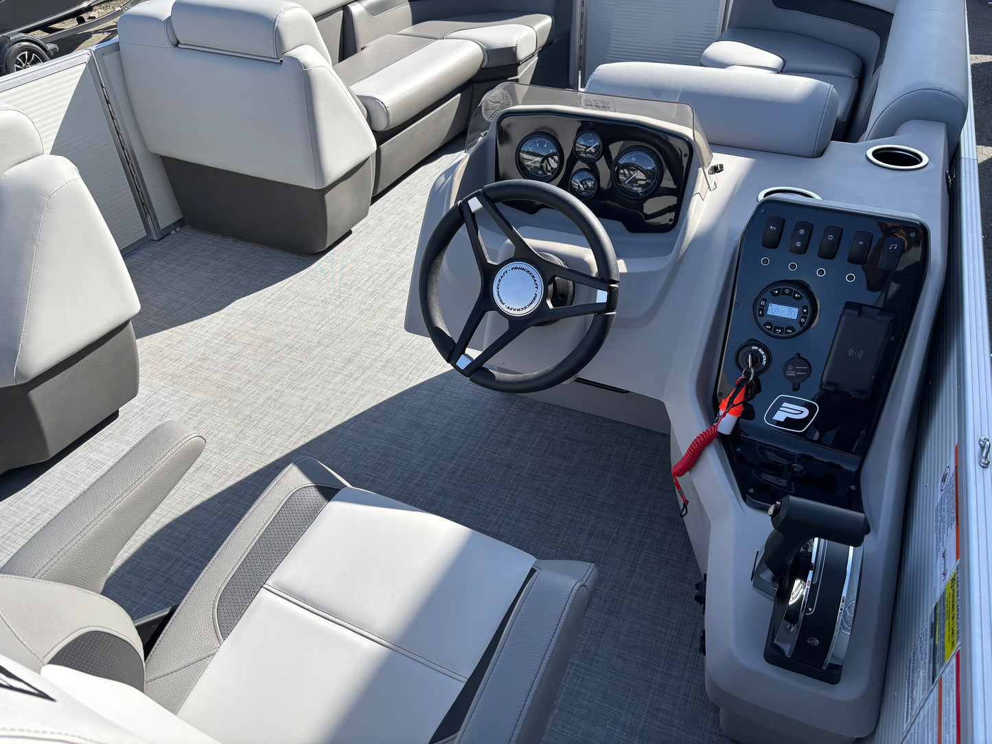 For Sale! “Used” 2025 Princecraft Vectra 21′ L w/60HP & Trailer!