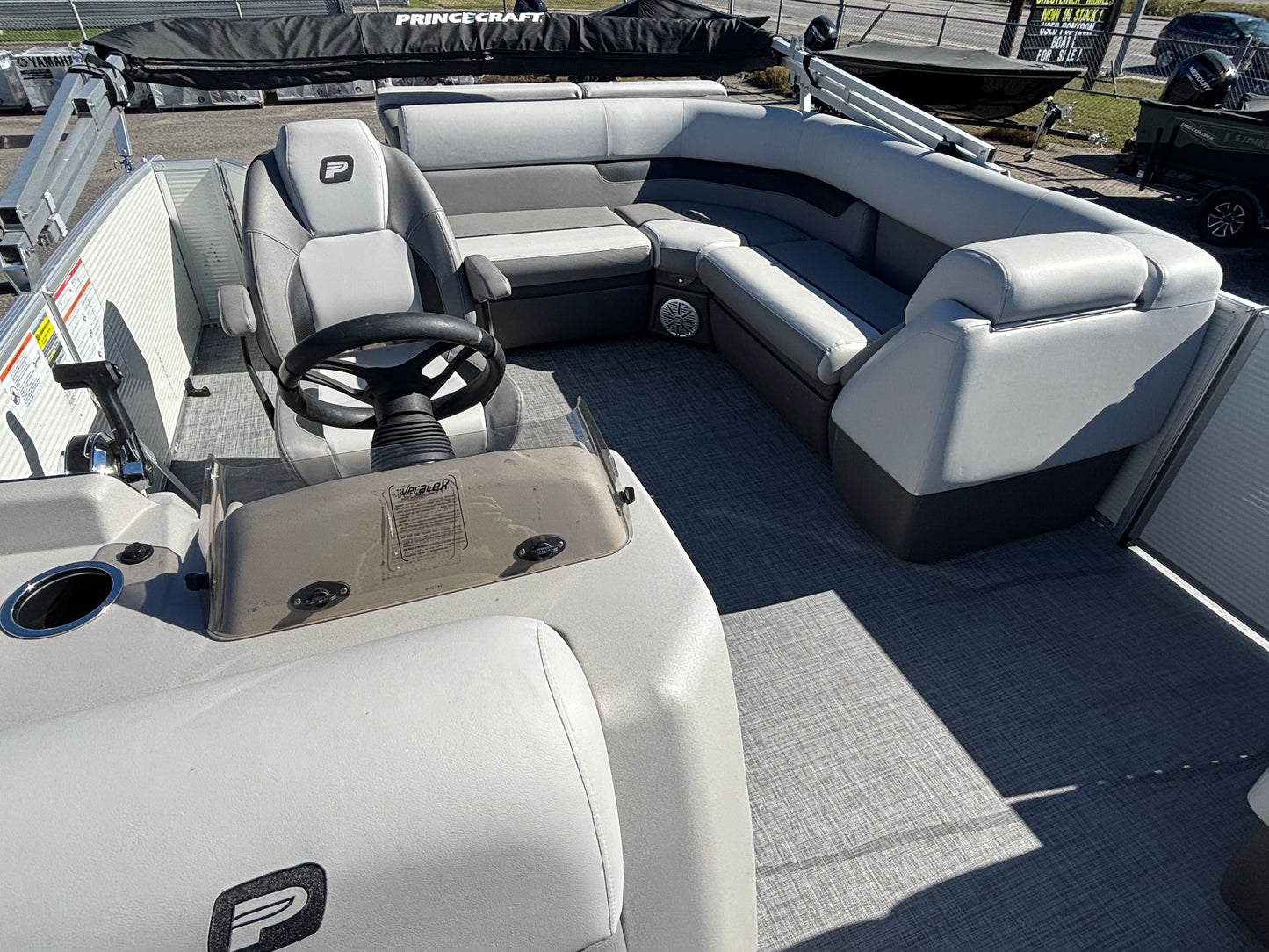 For Sale! “Used” 2025 Vectra 21L Tri-Toon w/115 CT Pro XS & Tandem Trailer!