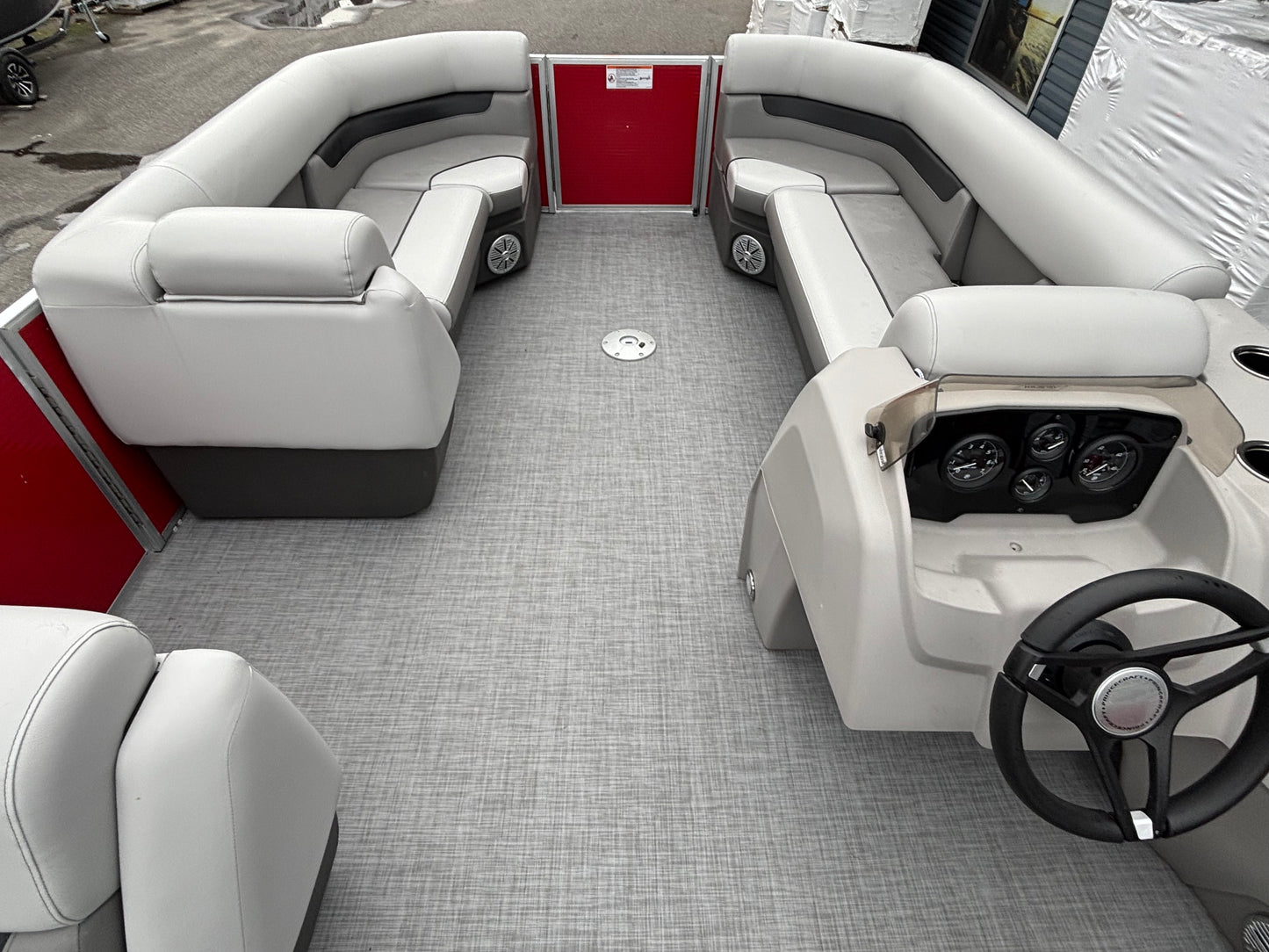 For Sale! “Used One Season” 2025 Princecraft Vectra 21′ L w/60HP & Trailer!